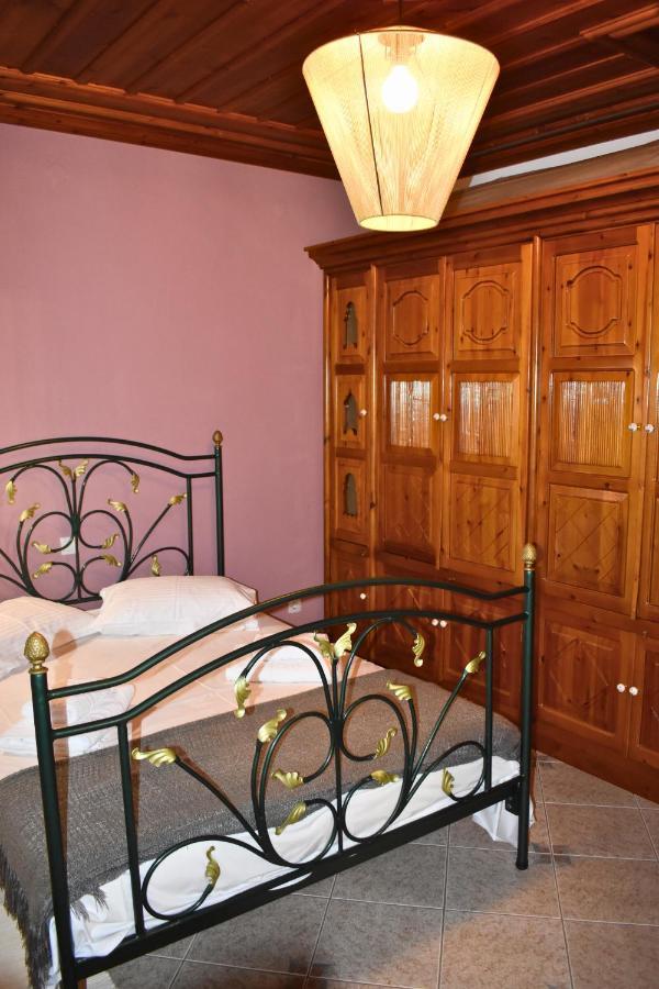 Lila'S Guest House Mikros Prinos Exterior photo